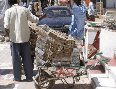 zimababwe-whellbarrow-money